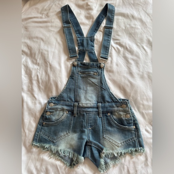Harmony + Havoc Overall Denim Shorts Distressed, Frayed Accents Junior’s Size 0 - Picture 1 of 8